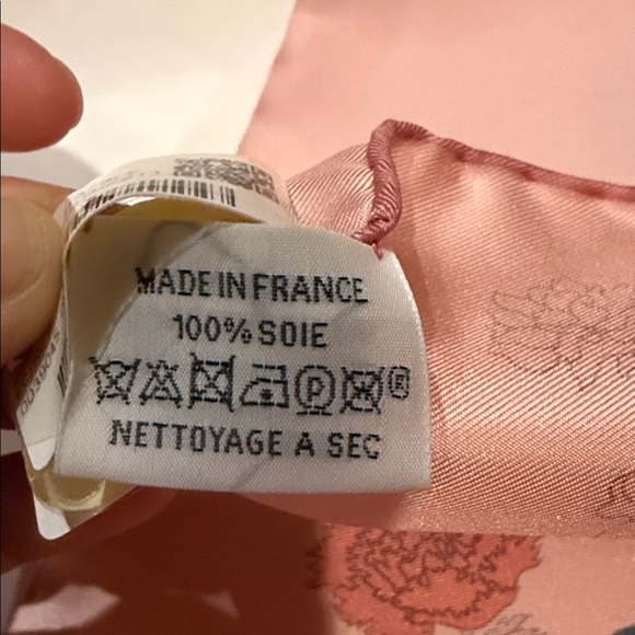 Hermes Floral Horse Silk Scarf Carre Robe Legere - Picture 9 of 10